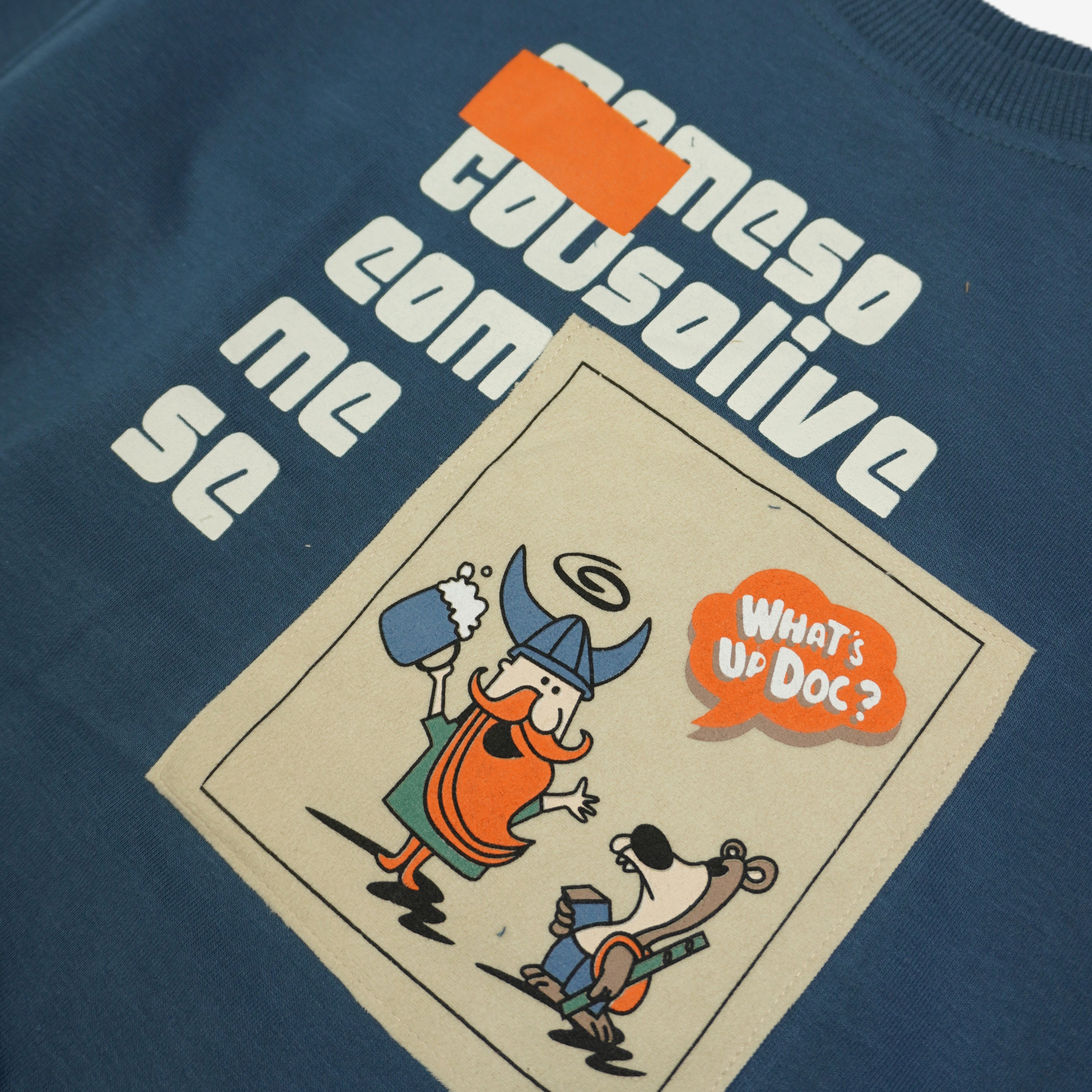 Kinder Sweatshirt Petrolblau "What's Up Doc?" Cartoon-Print