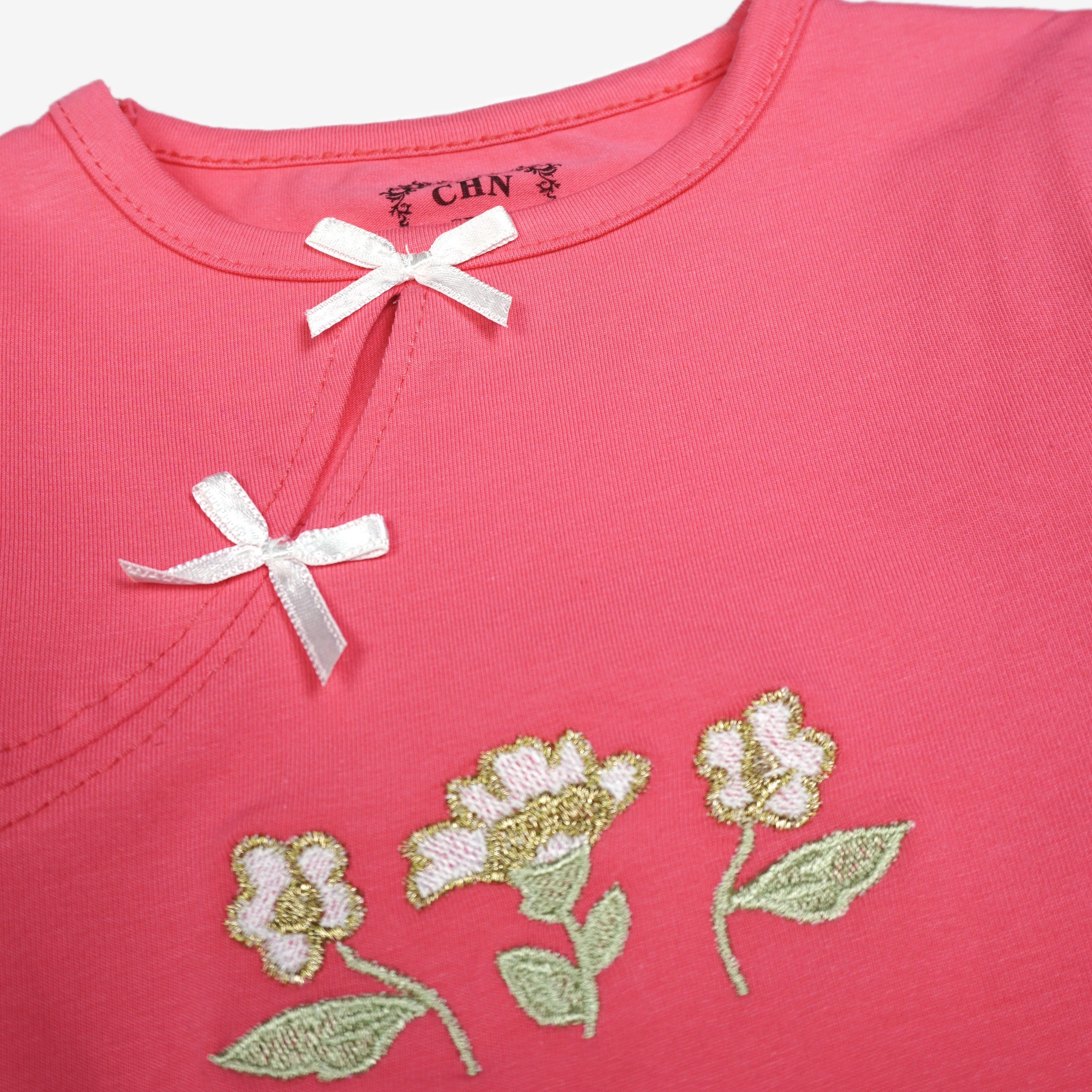 🌸 CHN Mädchen Sweatkleid – Koralle mit Goldblumen-Stickerei & Satinschleifen