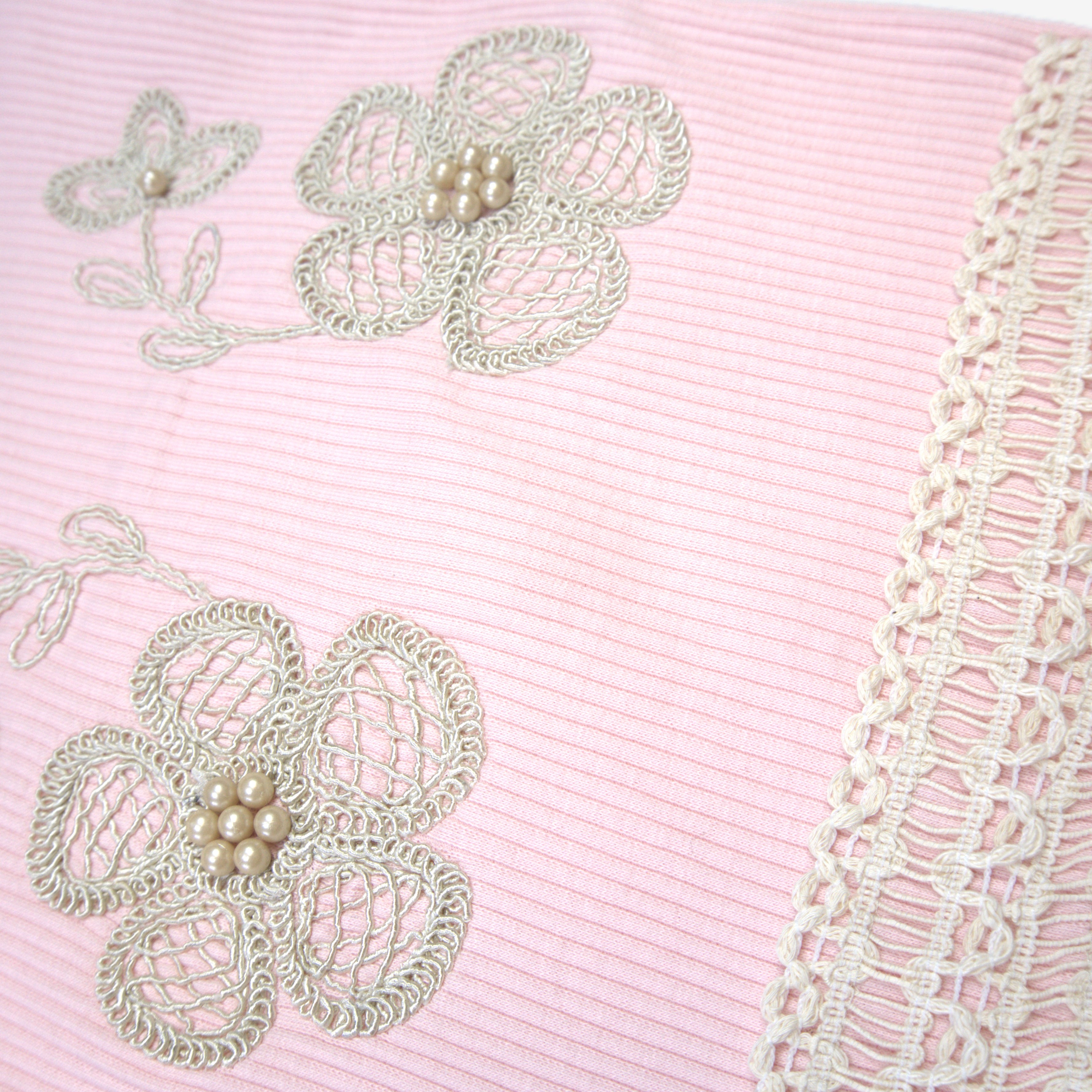 🌸 Pandiko Mädchen Langarmshirt – Rosa mit Spitzenblumen & Perlen-Applikation