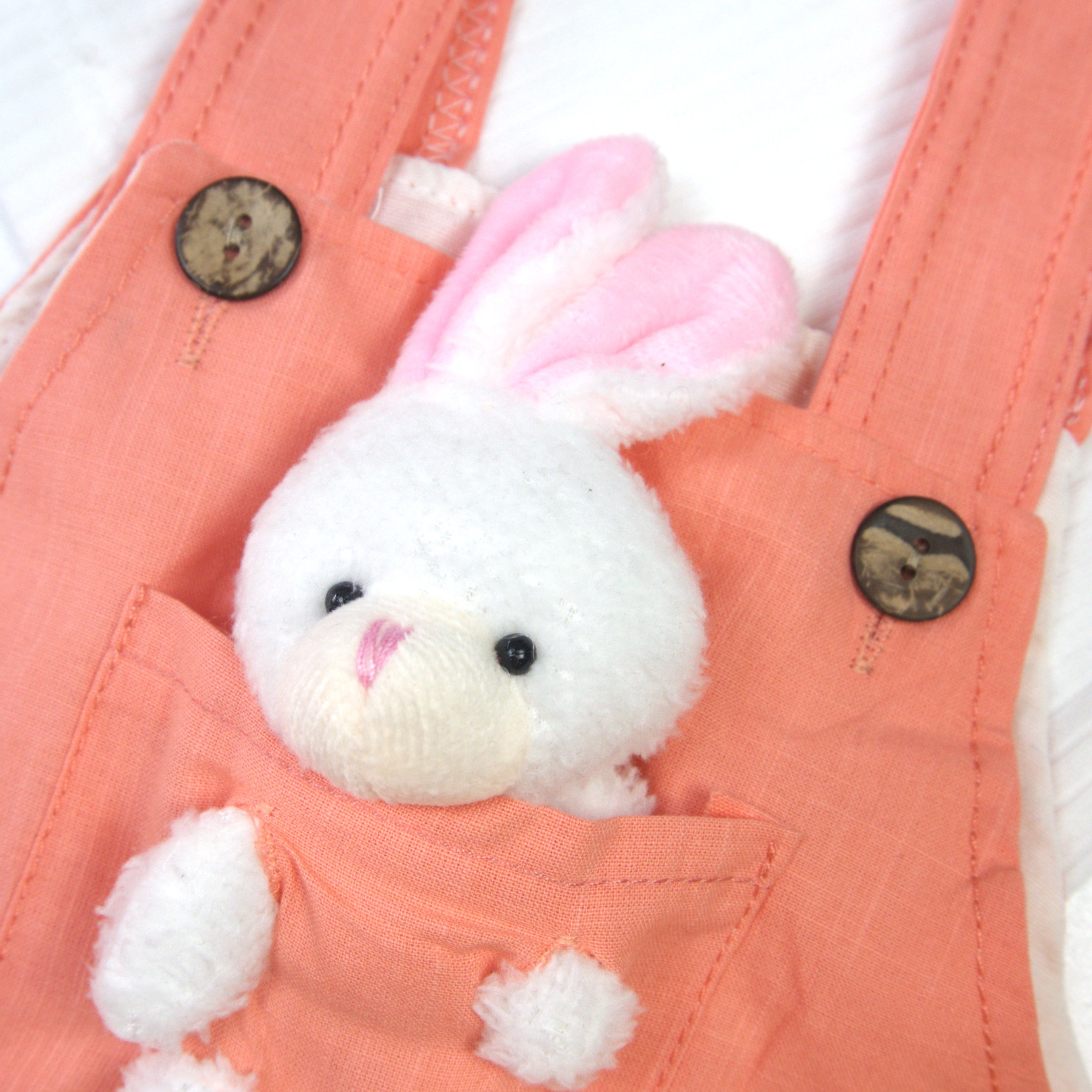 🐰 Baby Mädchen Set – Lachsrosa Latzkleid mit Hase & Langarmshirt