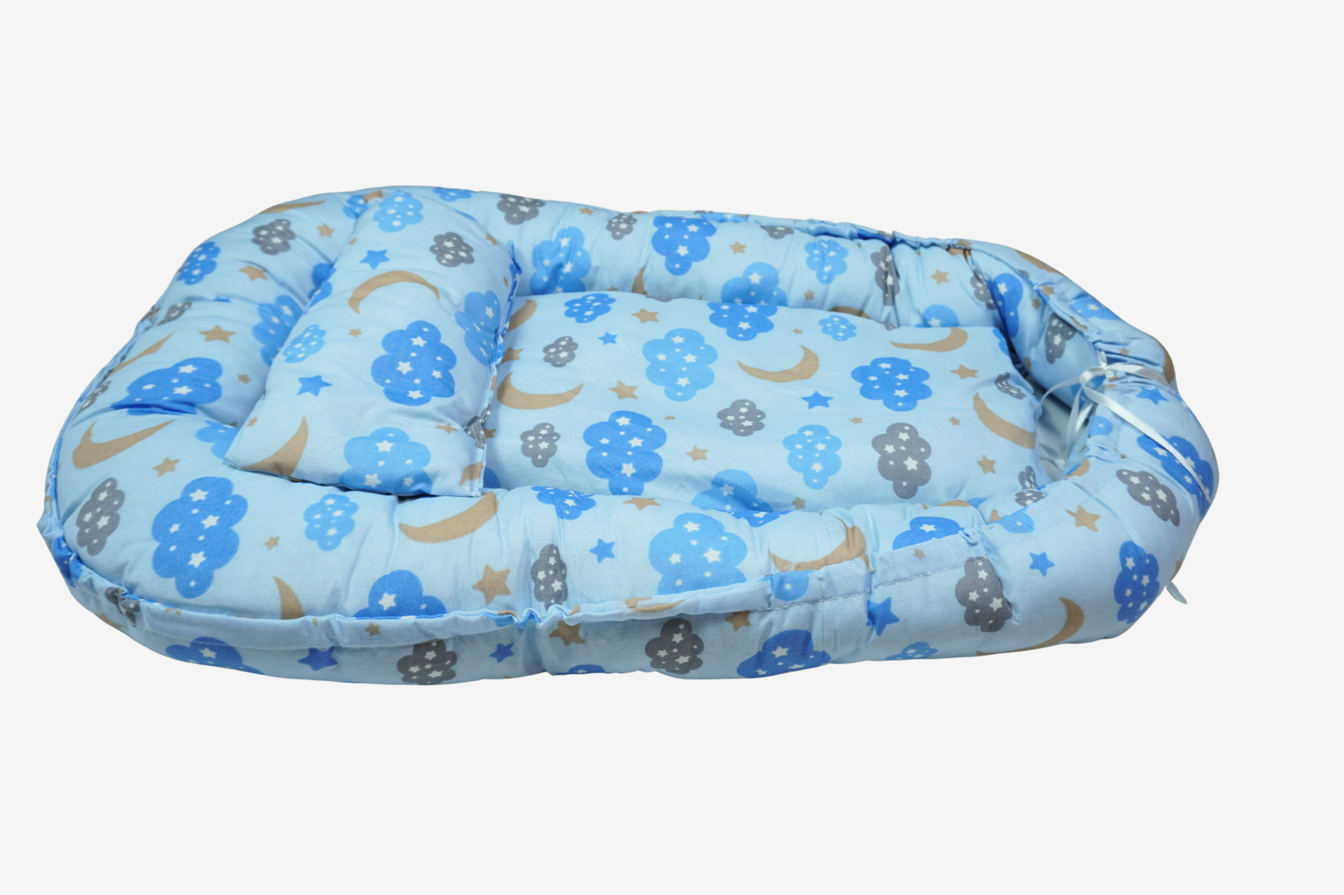 Baby-Kuschelnest mit Mond & Wolken